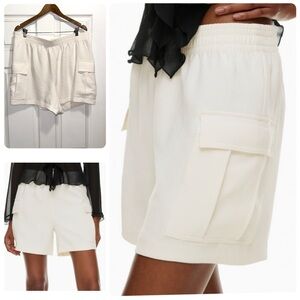 Aritzia Wilfred Highlight Cargo Shorts Crepette Lt Birch Relaxed Fit Size XL